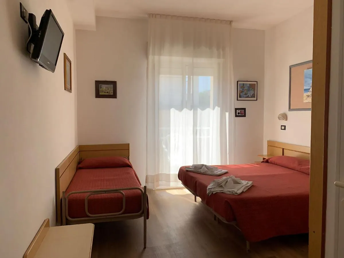 Hotel Tre Grazie Ρίμινι 3*,