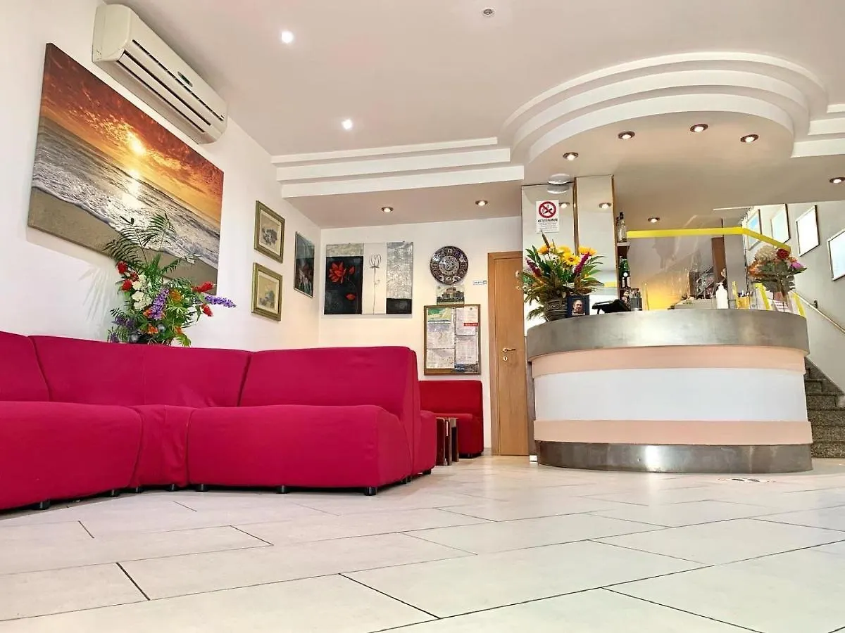 Hotel Tre Grazie Римини