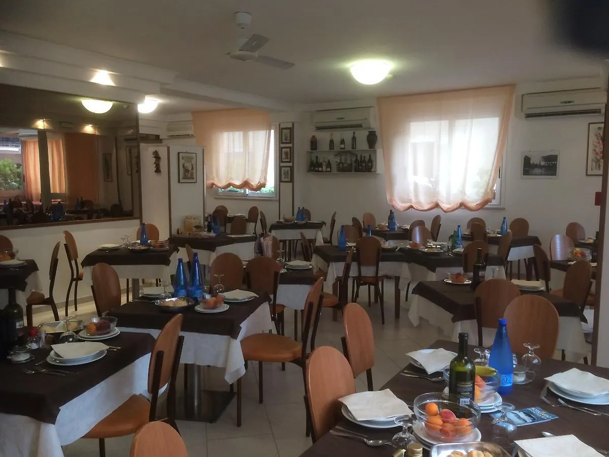 Hotel Tre Grazie リミニ イタリア